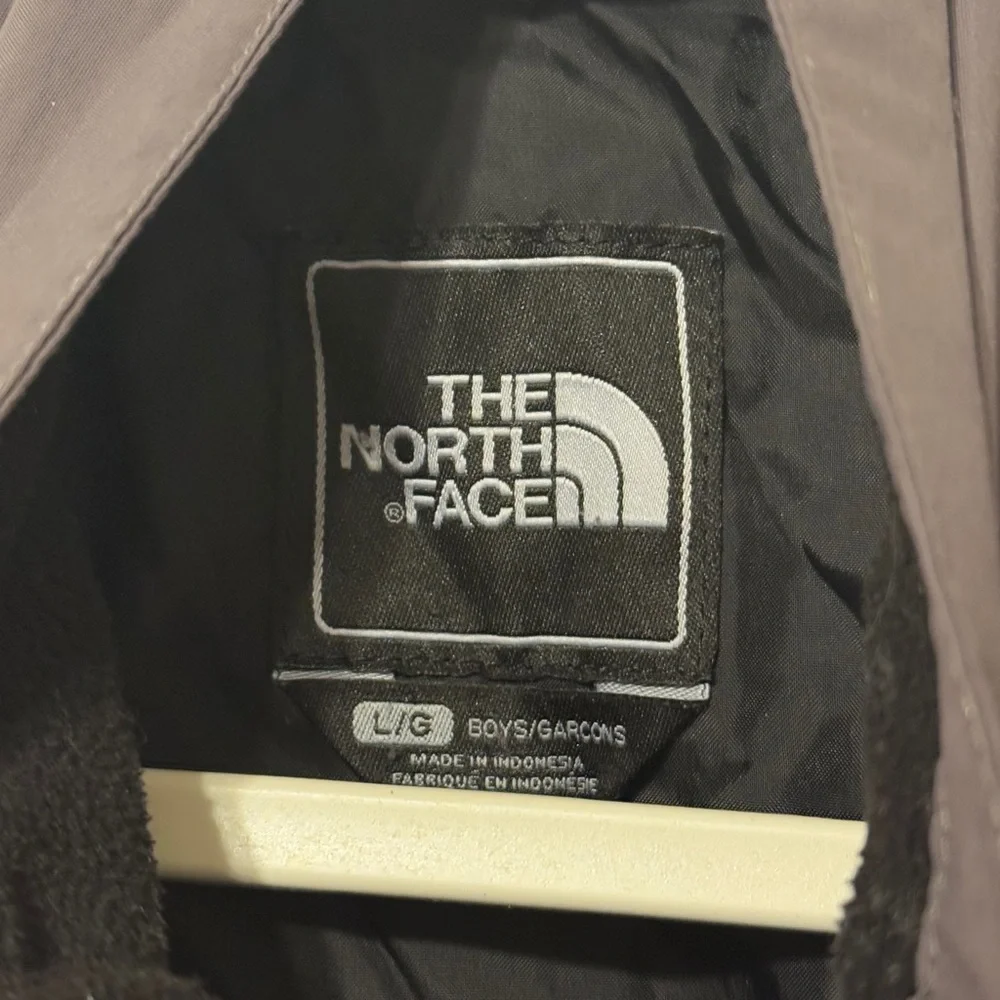 The North Face Boy’s Hyvent Jacket Size Large Gray